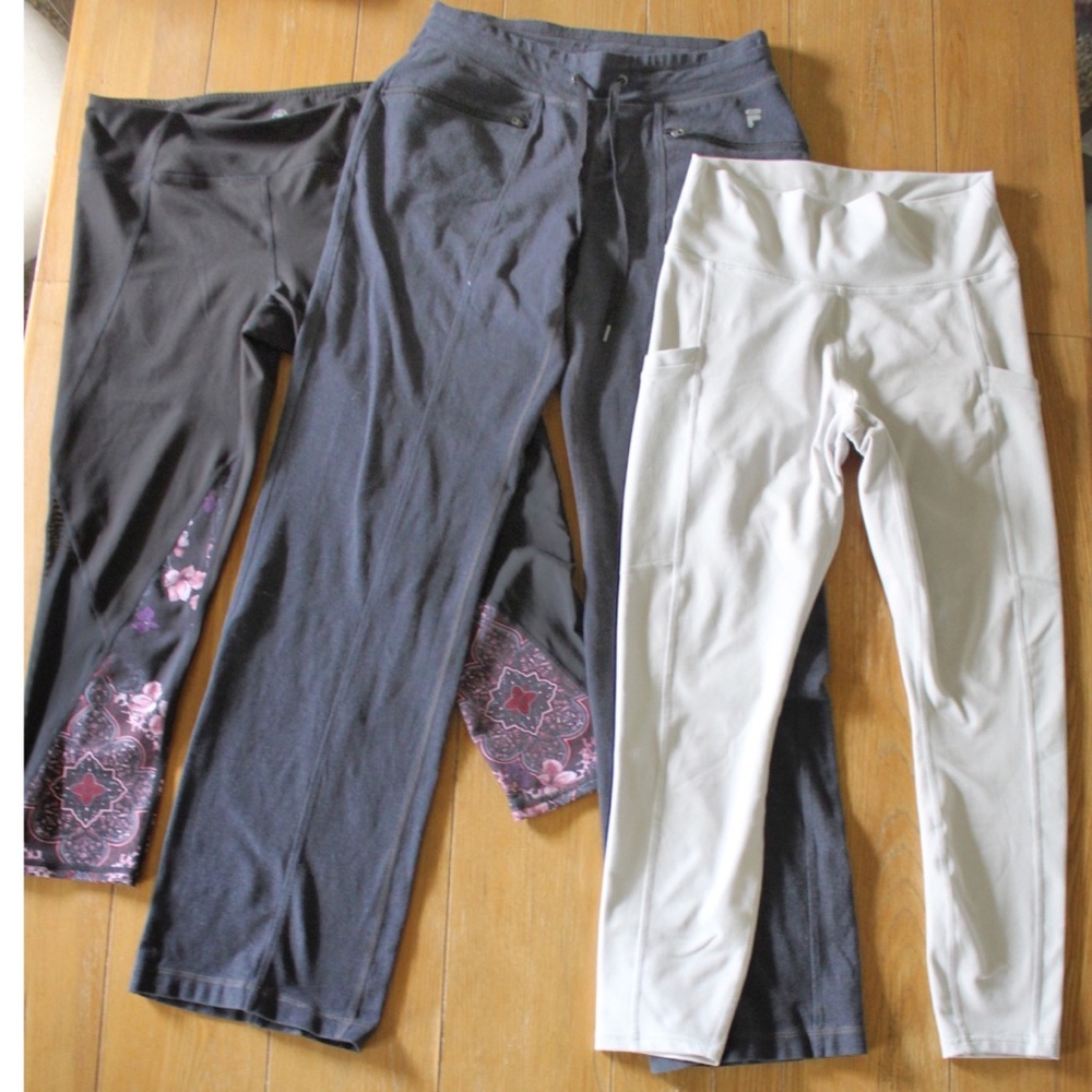 Women’s Size Medium (3) Piece Athletic or Leisure Leggings and Pants Preowned